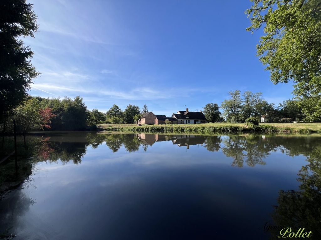 Propriétés avec étang en Sologne, Berry et Centre-Val de Loire : un atout rare pour une maison de campagne